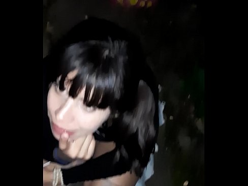 ❤️ Kalean zakila puztuta gozokien truke Izorratu bideoa gugan ❤