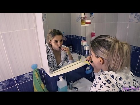 ❤️ Pijamaz jantzitako gazteekin ahozko esperma amaitzen da ipurdian - Letty Black Izorratu bideoa gugan ❤